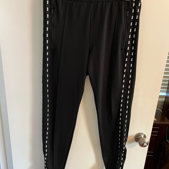 Pink pants - Picture 1 of 7